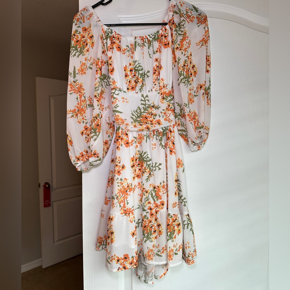 WHITE FLORAL SUNDRESS